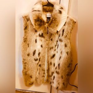 Animal print faux fur Drapers & Damons Sweater vest